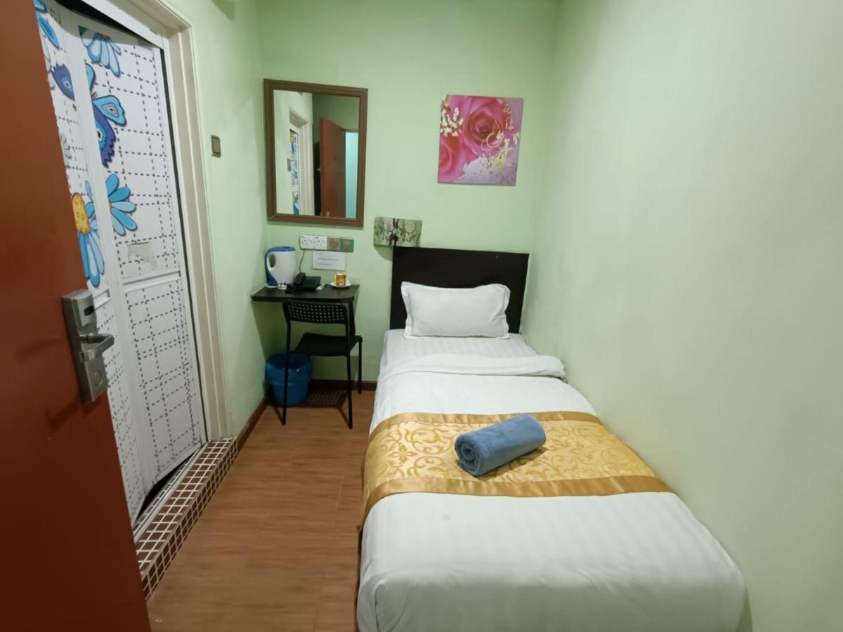 Hotel Zamburger Nur Ramadhan - Previously G Home Hotel Kota Bharu Esterno foto