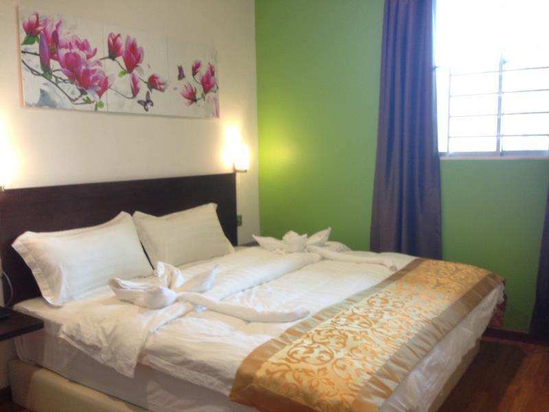Hotel Zamburger Nur Ramadhan - Previously G Home Hotel Kota Bharu Esterno foto